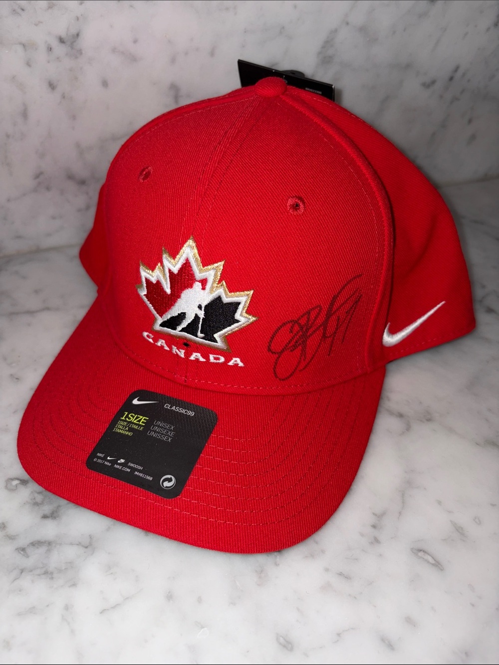 NWT Nike Canada Hockey Maple Leaf Logo Cap Autographed by Jennifer Botterill #17 - Picture 2 of 5